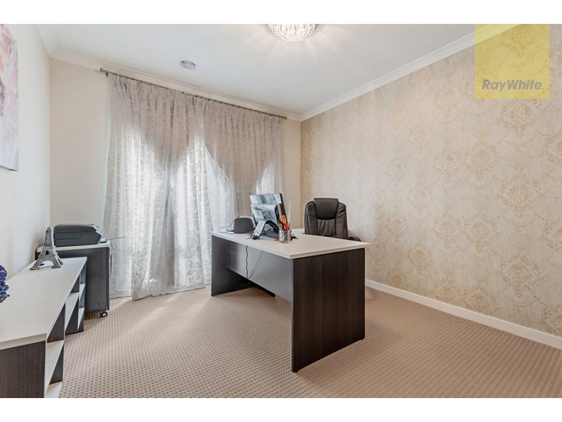 8 Iron Bridge Road, Craigieburn VIC 3064