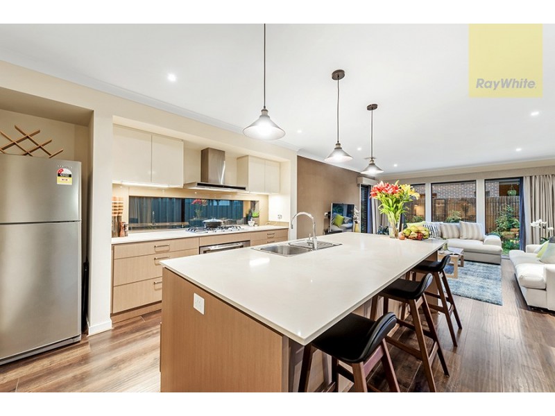 19 Scoria Circuit, Craigieburn VIC 3064