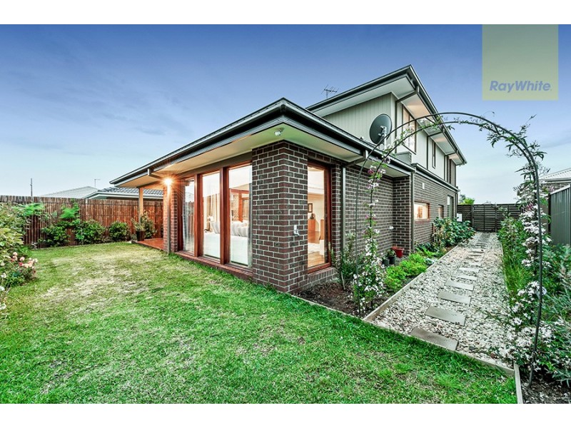 19 Scoria Circuit, Craigieburn VIC 3064