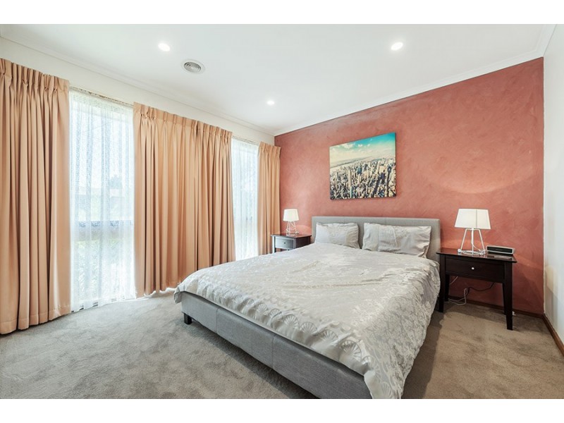 16 Longtown Court, Craigieburn VIC 3064