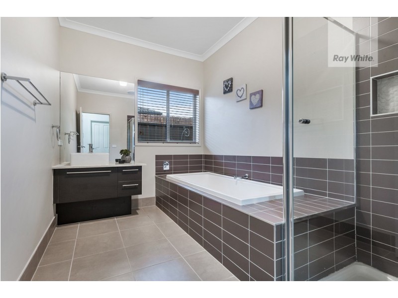3 Bottlebrush Road, Craigieburn VIC 3064