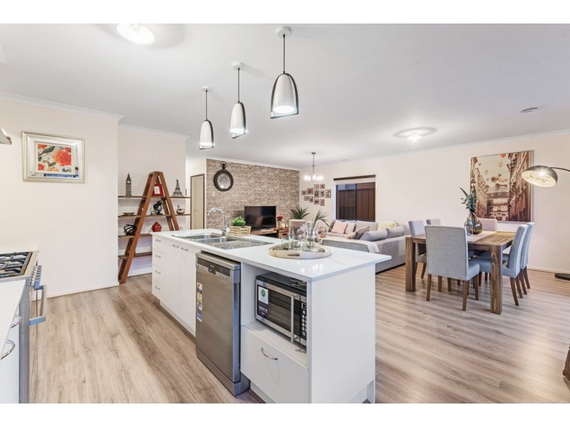 13 Travers Street, Craigieburn VIC 3064