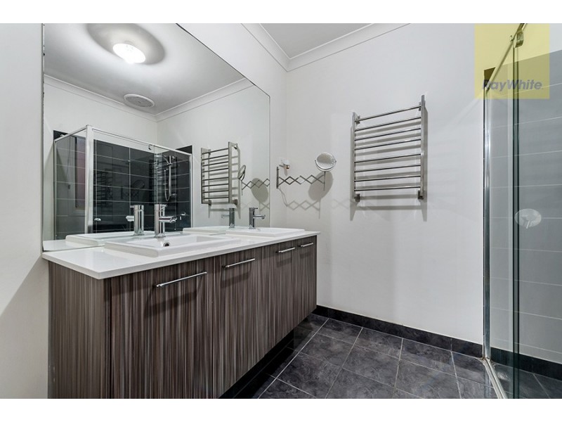 15 Hennessy Street, Craigieburn VIC 3064