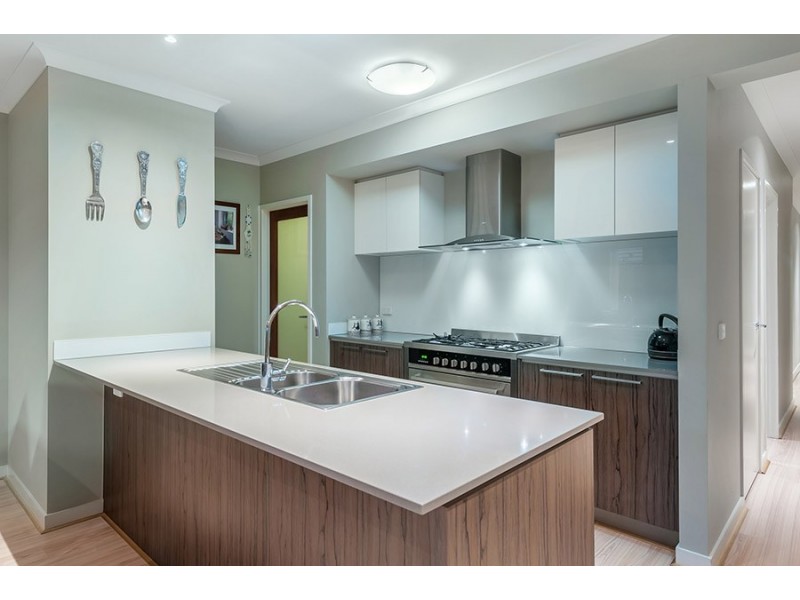 14 Pembury Street, Craigieburn VIC 3064