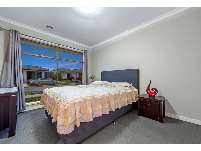 14 Pembury Street, Craigieburn VIC 3064