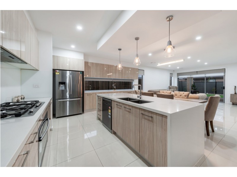 60 Streamside Drive, Craigieburn VIC 3064