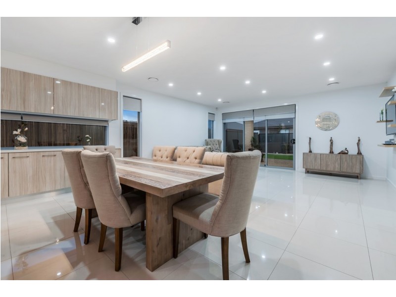 60 Streamside Drive, Craigieburn VIC 3064