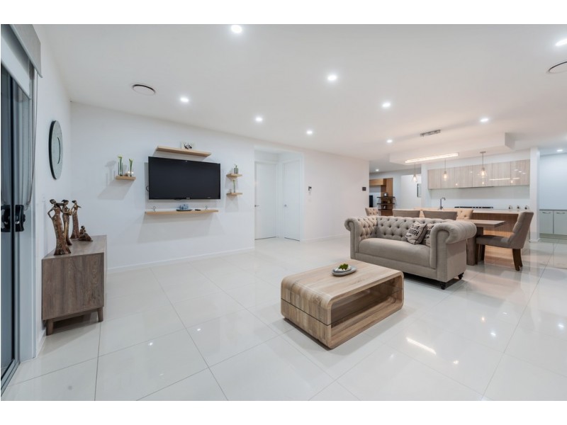 60 Streamside Drive, Craigieburn VIC 3064