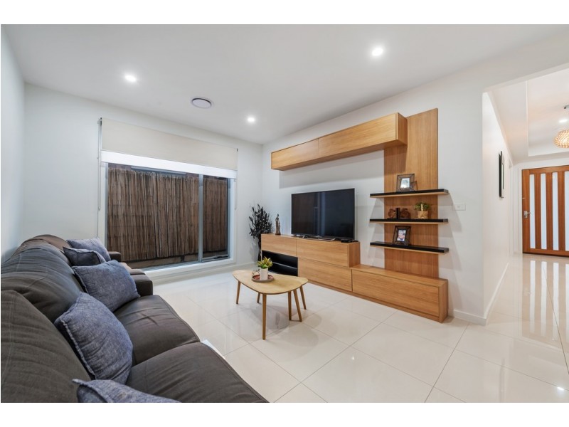 60 Streamside Drive, Craigieburn VIC 3064