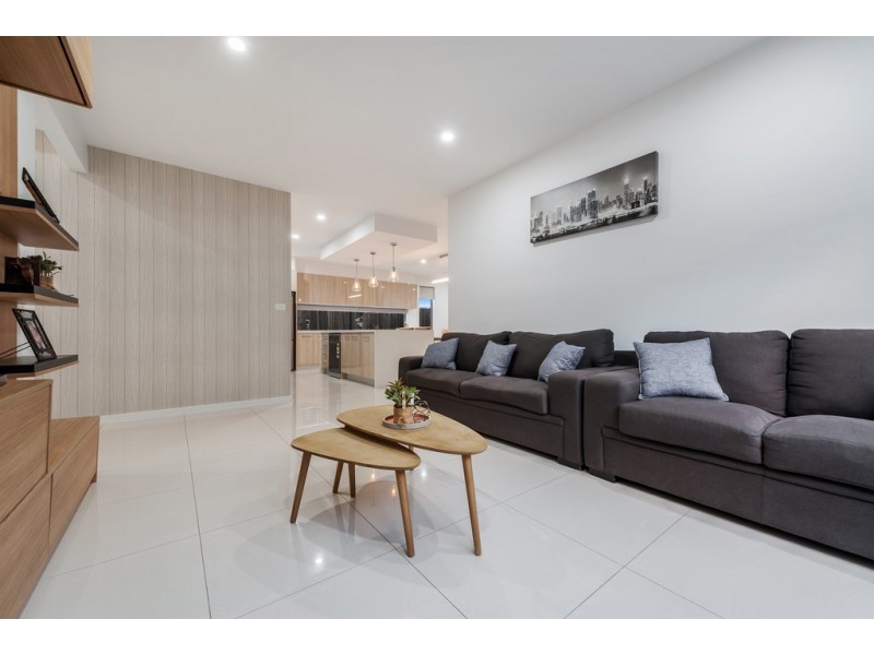 60 Streamside Drive, Craigieburn VIC 3064