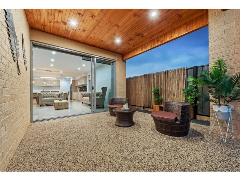 60 Streamside Drive, Craigieburn VIC 3064