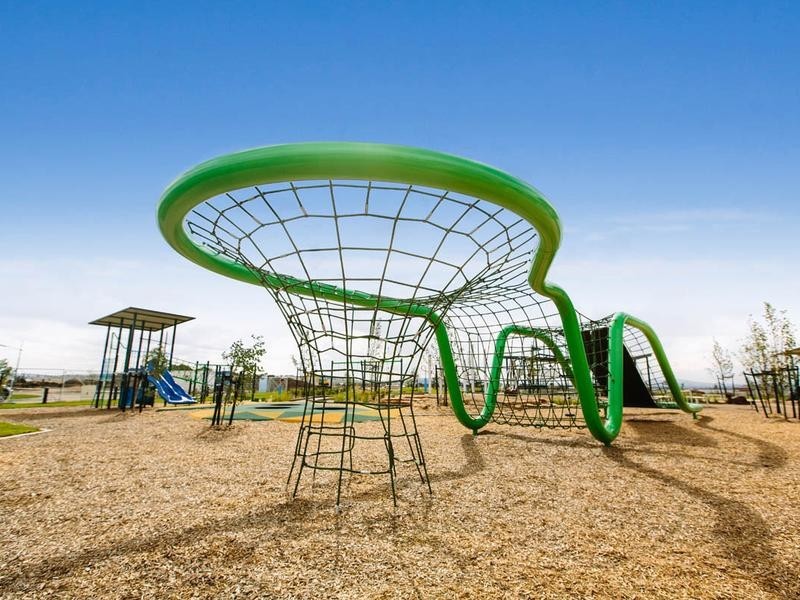 5 Rowena Way, Mickleham VIC 3064