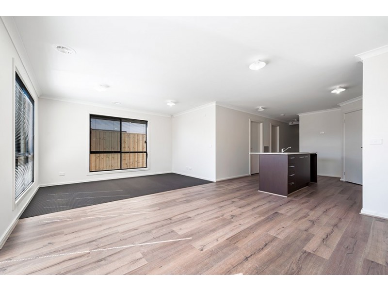 13 Delson Way, Mickleham VIC 3064