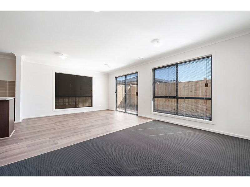 13 Delson Way, Mickleham VIC 3064