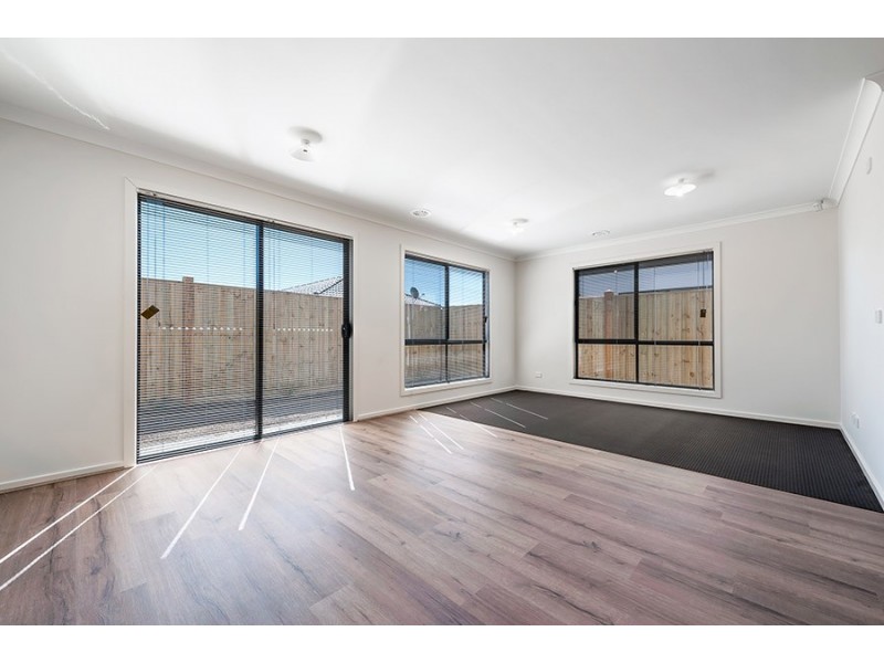 13 Delson Way, Mickleham VIC 3064