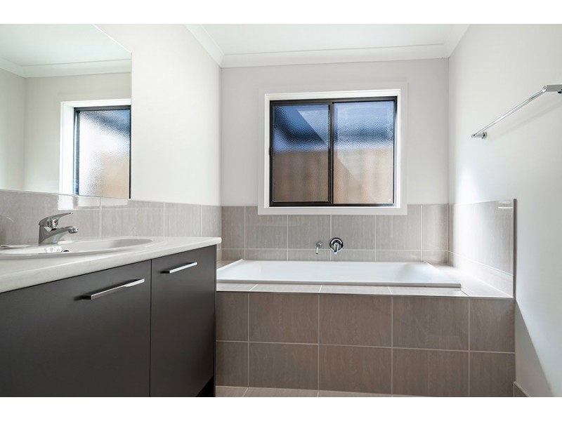 13 Delson Way, Mickleham VIC 3064