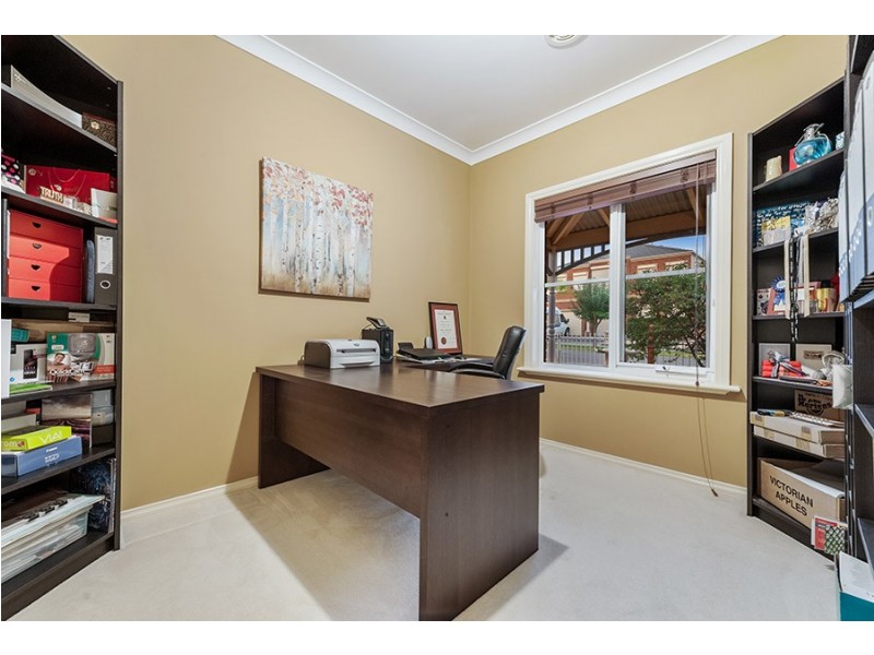9 Beechville Place, Craigieburn VIC 3064