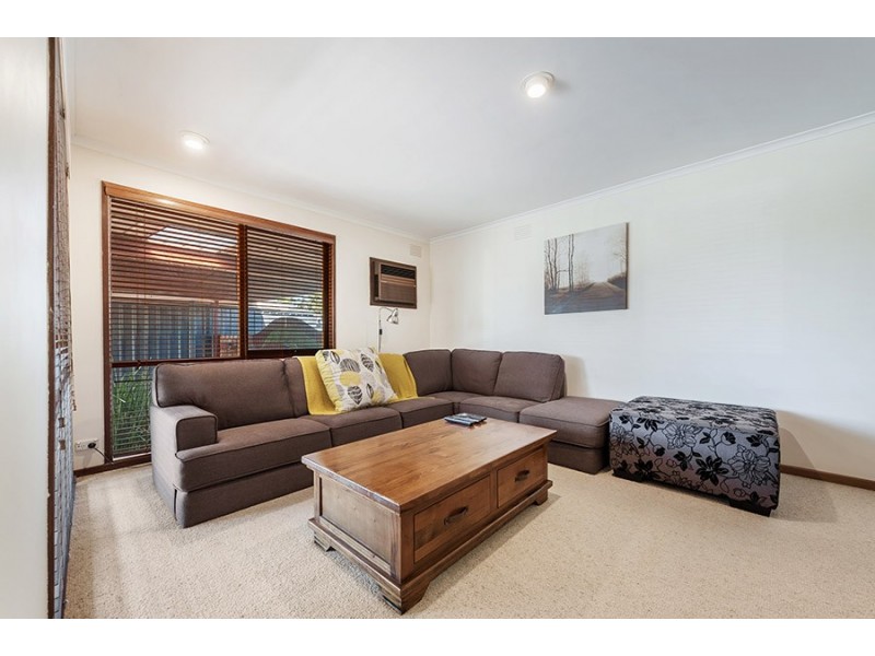 90 Langdon Crescent, Craigieburn VIC 3064