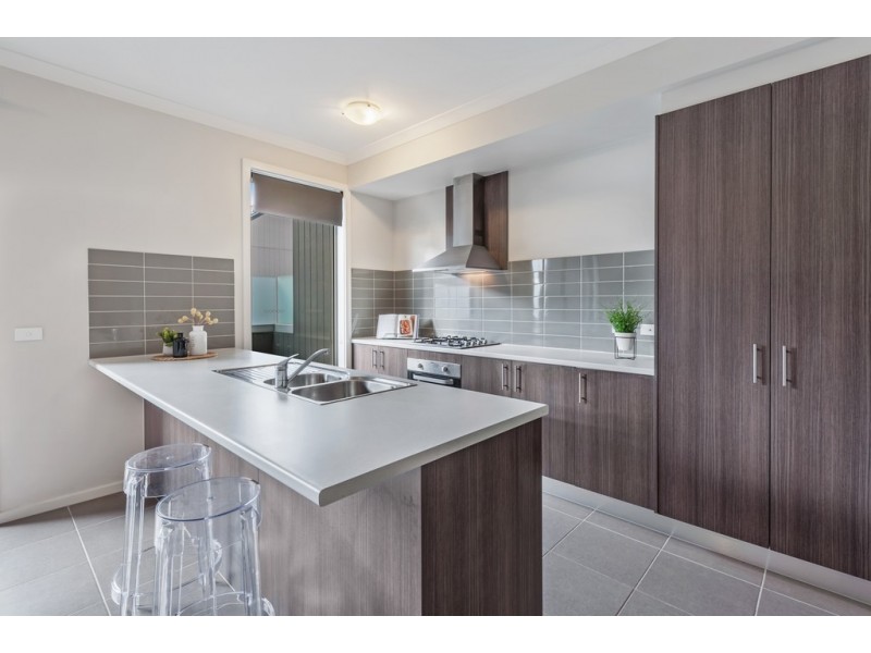 11/24 Healesville Loop, Craigieburn VIC 3064