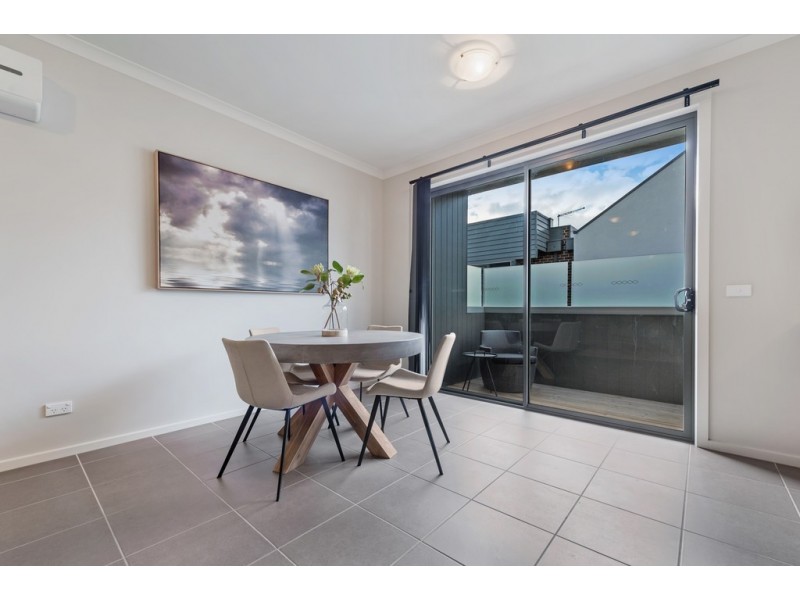 11/24 Healesville Loop, Craigieburn VIC 3064