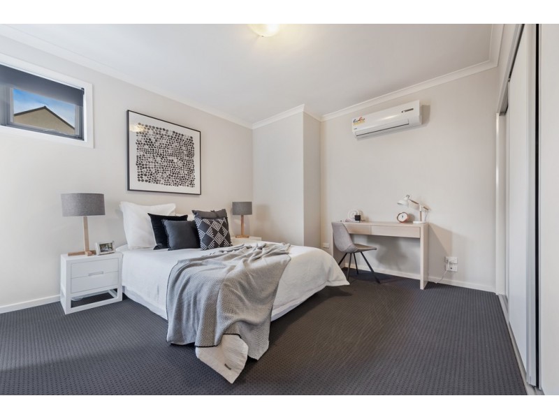 11/24 Healesville Loop, Craigieburn VIC 3064