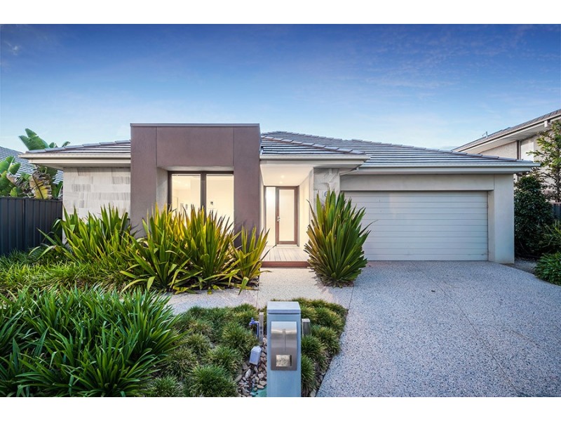 6 Cavalier Drive, Craigieburn VIC 3064