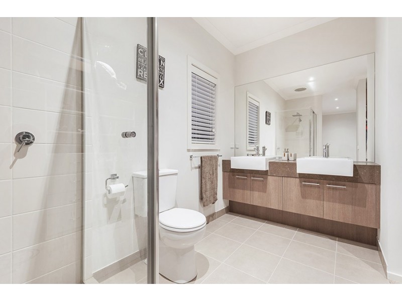 6 Cavalier Drive, Craigieburn VIC 3064