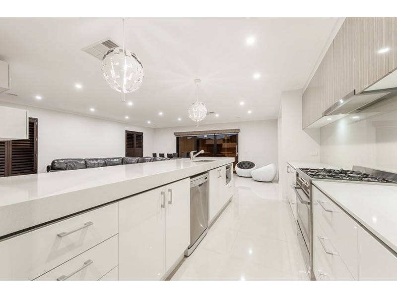 77 Trillium Boulevard, Mickleham VIC 3064