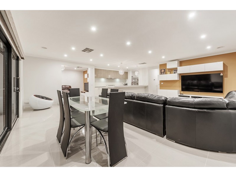 77 Trillium Boulevard, Mickleham VIC 3064