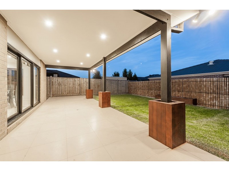 77 Trillium Boulevard, Mickleham VIC 3064