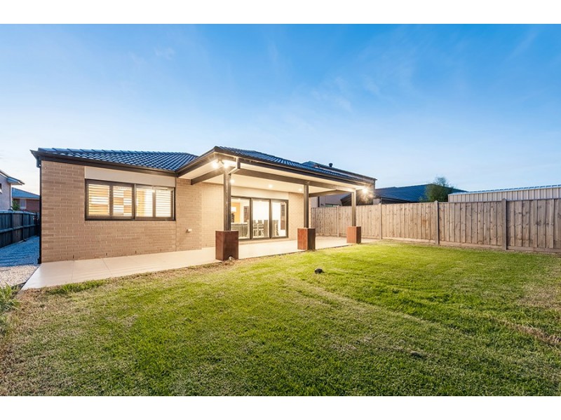 77 Trillium Boulevard, Mickleham VIC 3064