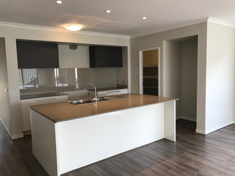 36 Lemon Myrtle Way, Craigieburn VIC 3064