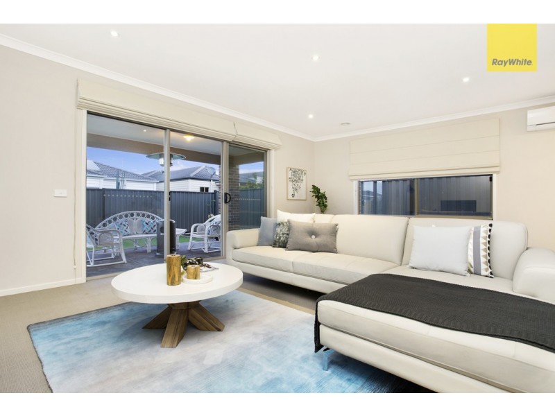 16 Bottlebrush Road, Craigieburn VIC 3064