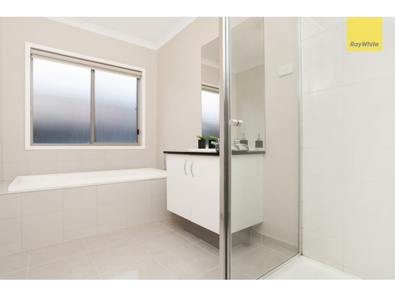 16 Bottlebrush Road, Craigieburn VIC 3064