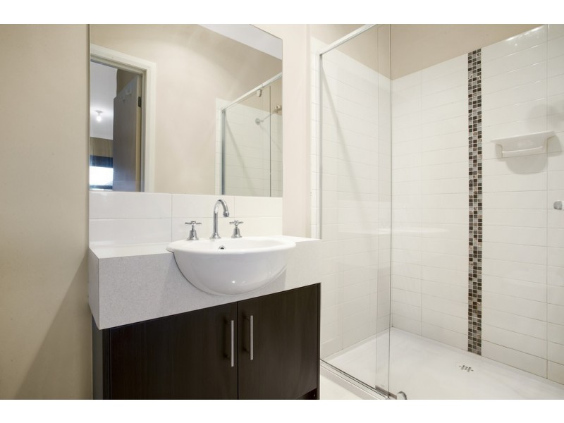 17 Jirrahlinga Terrace, Craigieburn VIC 3064