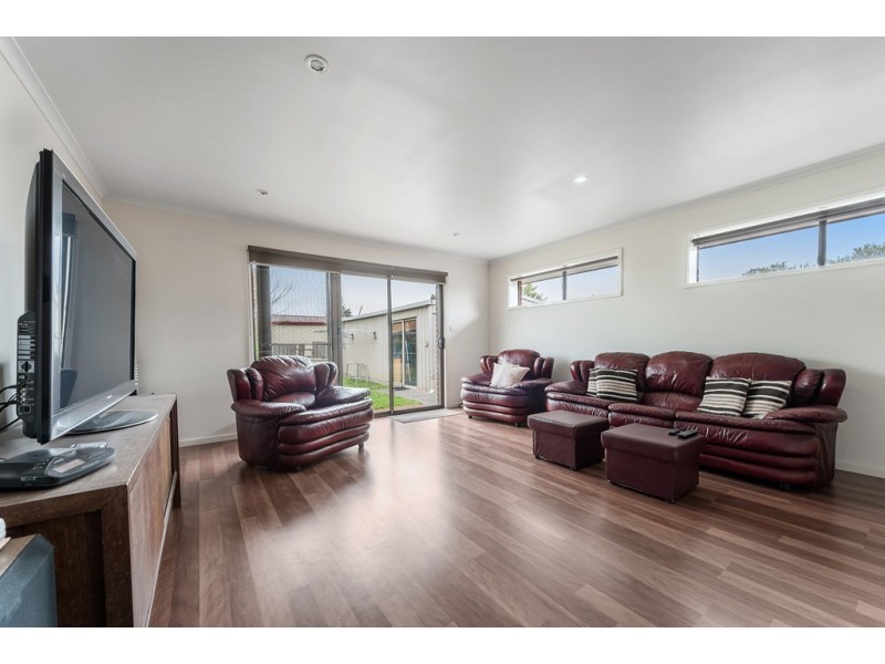 28 Cowes Street, Craigieburn VIC 3064