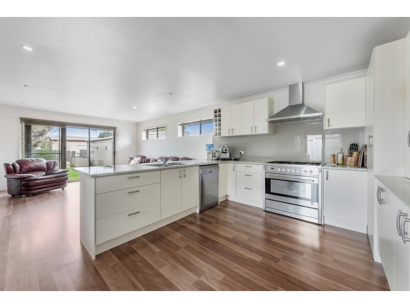 28 Cowes Street, Craigieburn VIC 3064