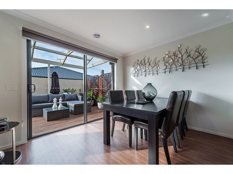 25 Hollington Drive, Mickleham VIC 3064