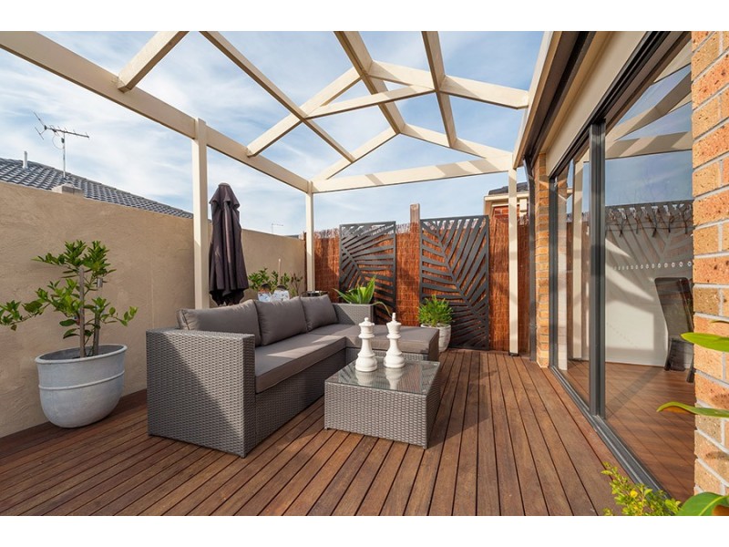 25 Hollington Drive, Mickleham VIC 3064