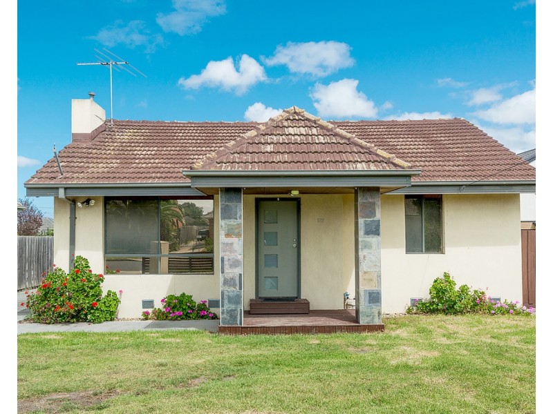 1/137 View Street, Glenroy VIC 3046
