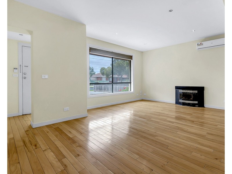 1/137 View Street, Glenroy VIC 3046