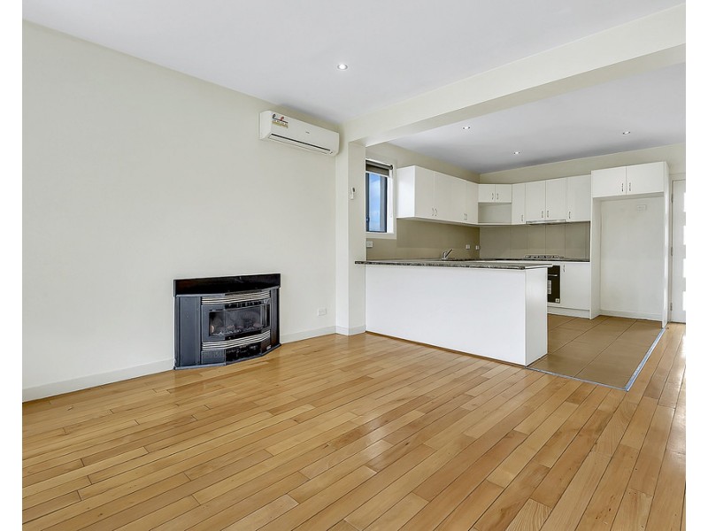 1/137 View Street, Glenroy VIC 3046