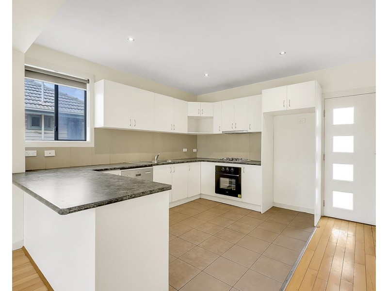 1/137 View Street, Glenroy VIC 3046
