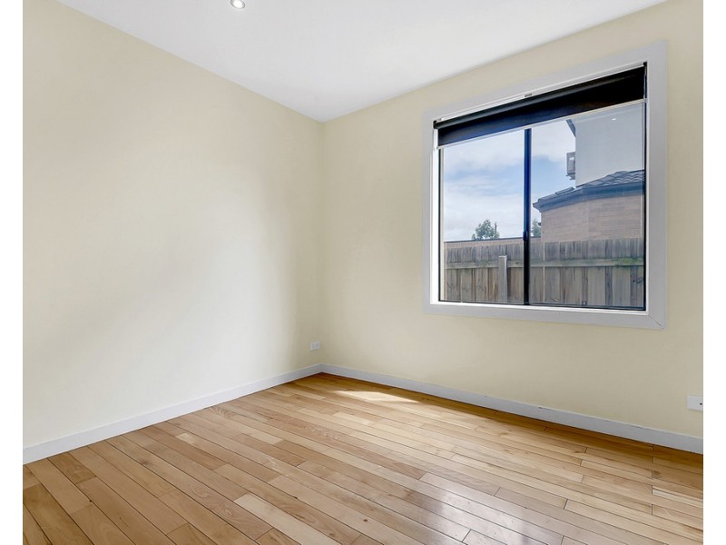 1/137 View Street, Glenroy VIC 3046