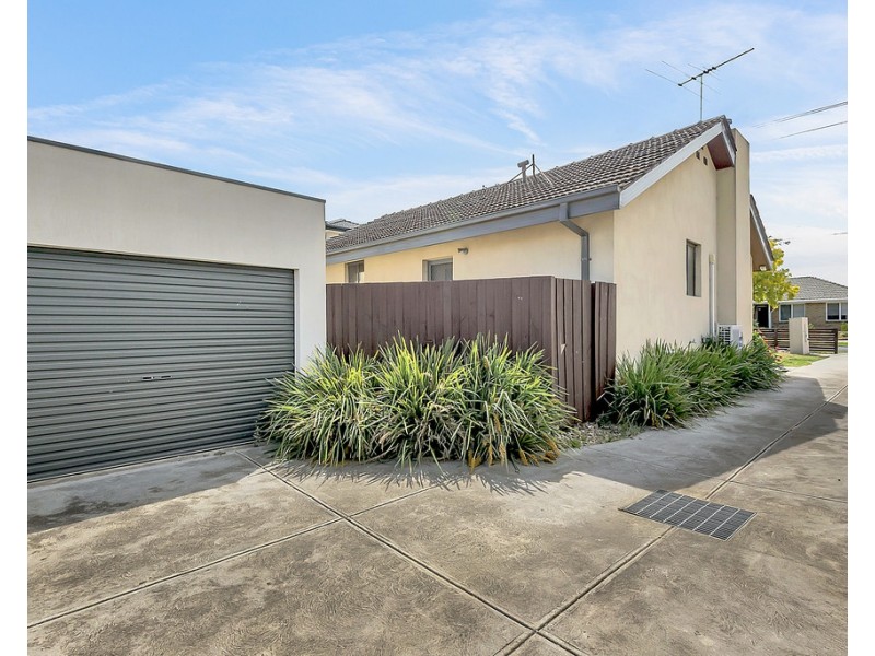 1/137 View Street, Glenroy VIC 3046