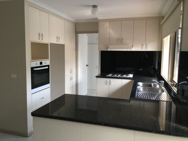 11 Finden Court, Craigieburn VIC 3064