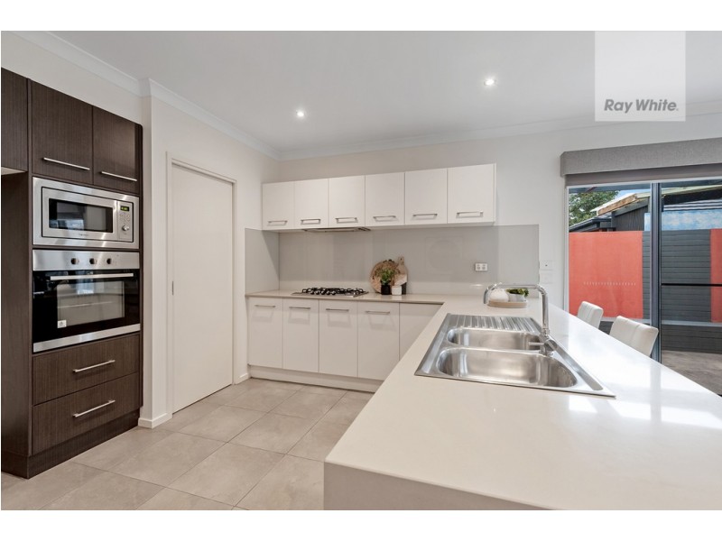 25 Bridgehaven Drive, Craigieburn VIC 3064
