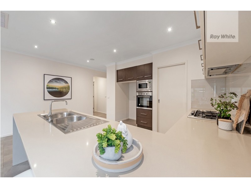 25 Bridgehaven Drive, Craigieburn VIC 3064