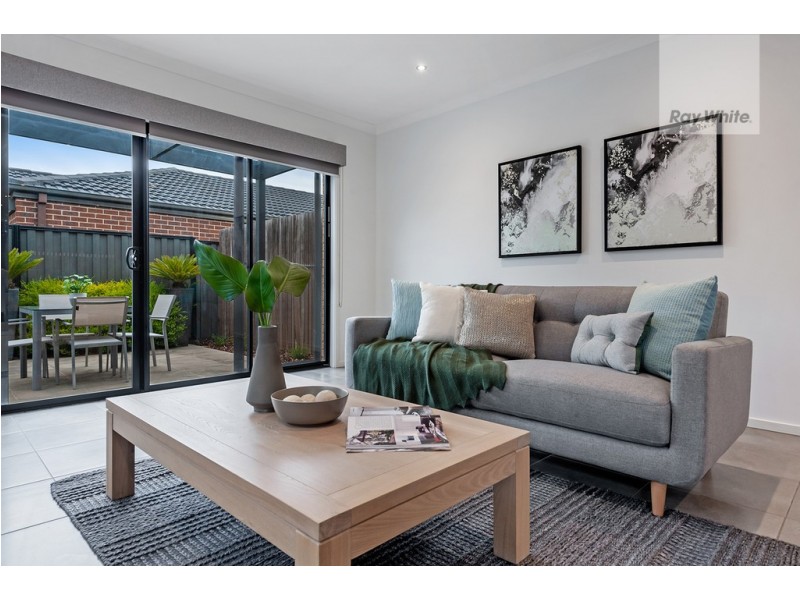 25 Bridgehaven Drive, Craigieburn VIC 3064