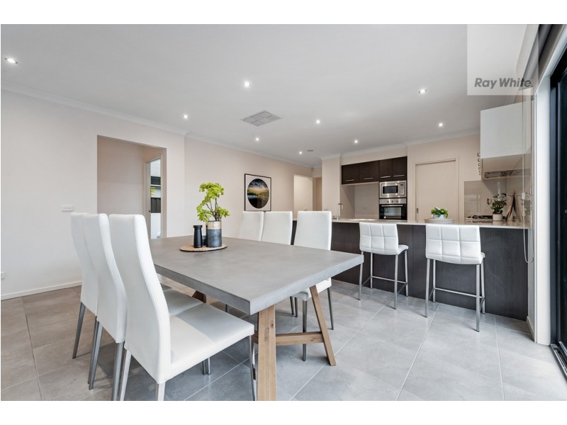 25 Bridgehaven Drive, Craigieburn VIC 3064